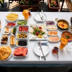 Serpme kahvaltı